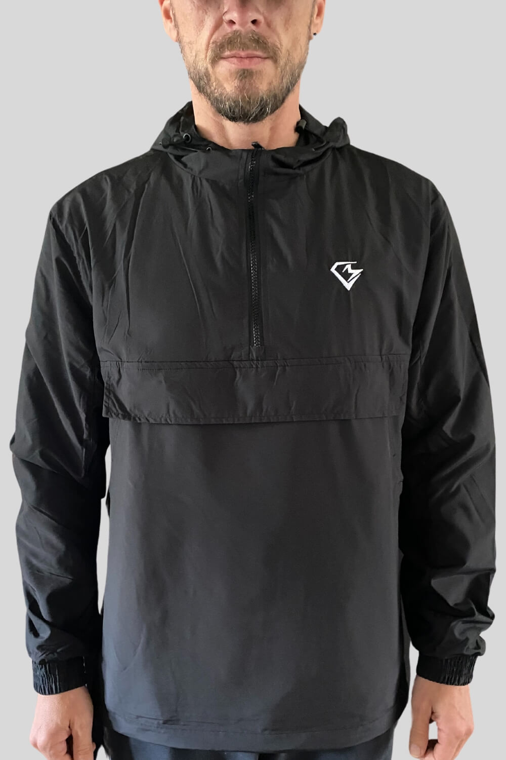 Frontansicht Windbreaker CM Black mit Stick für Männer und Frauen